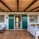 Relais Baia Di Nelson Holiday home *